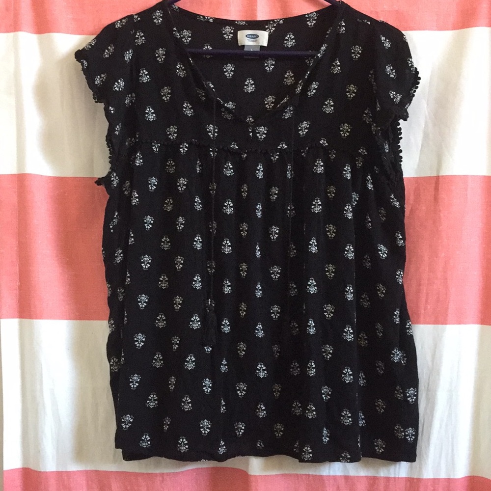 Cute, patterned blouse!